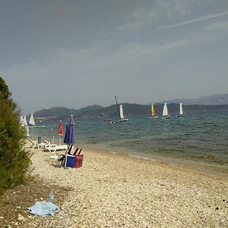 Sissy Apartments By The Sea Nikiana Bagian luar foto