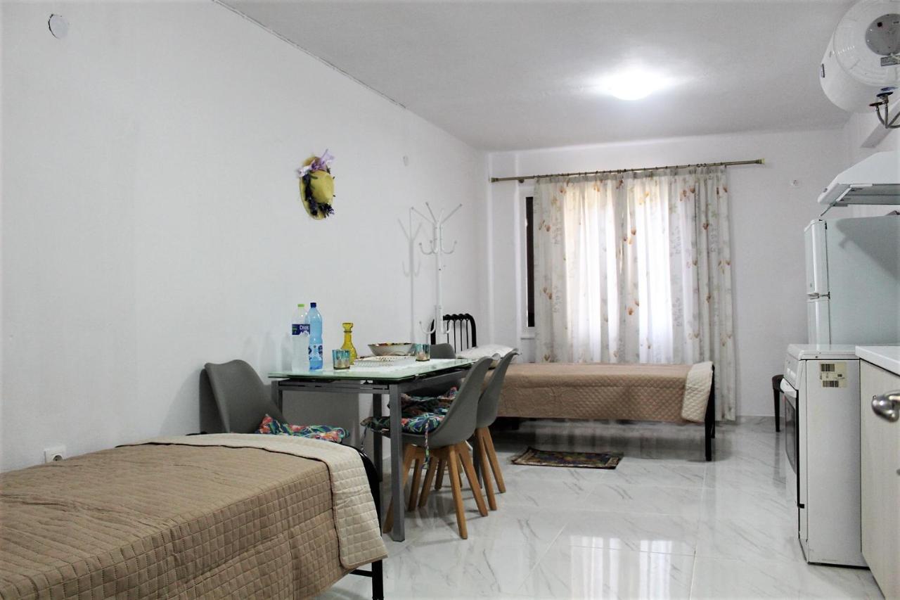 Sissy Apartments By The Sea Nikiana Bagian luar foto