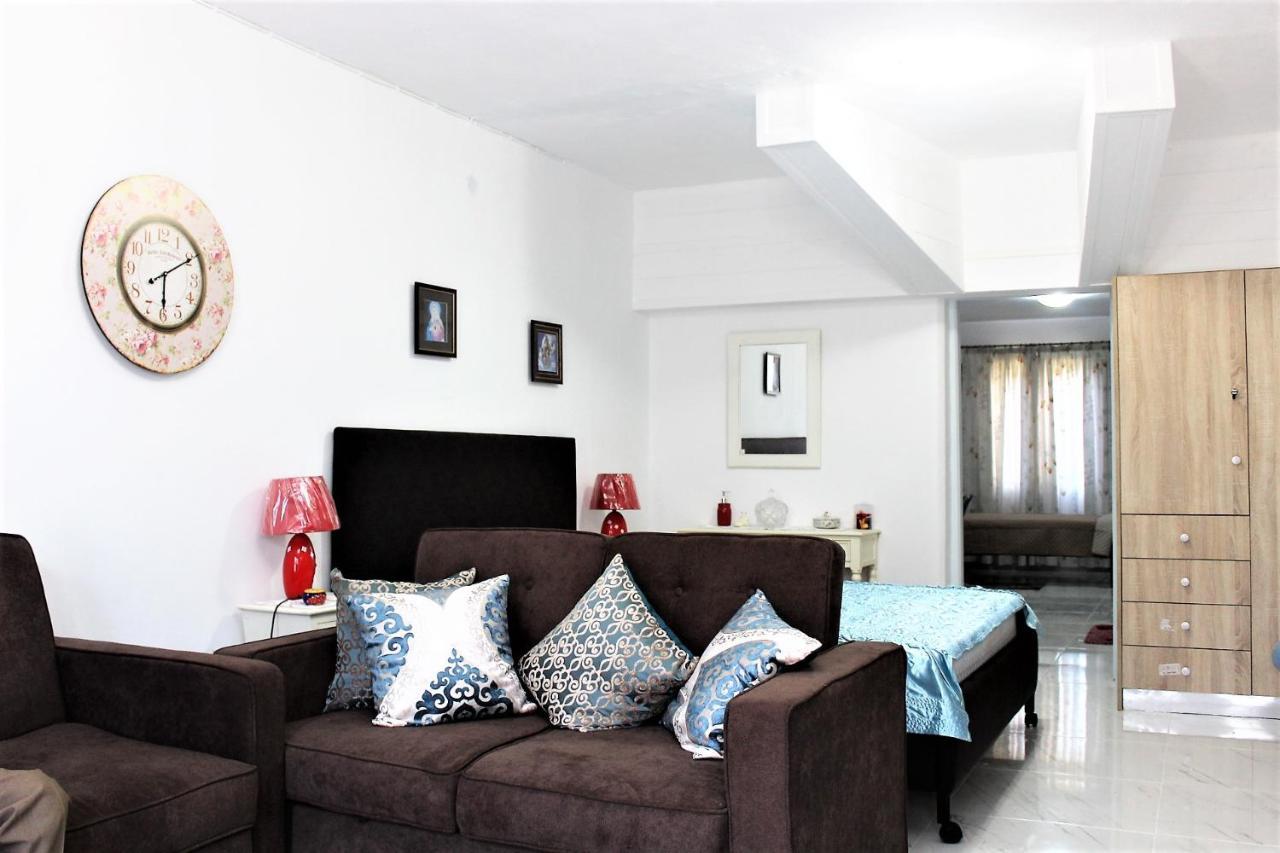 Sissy Apartments By The Sea Nikiana Bagian luar foto