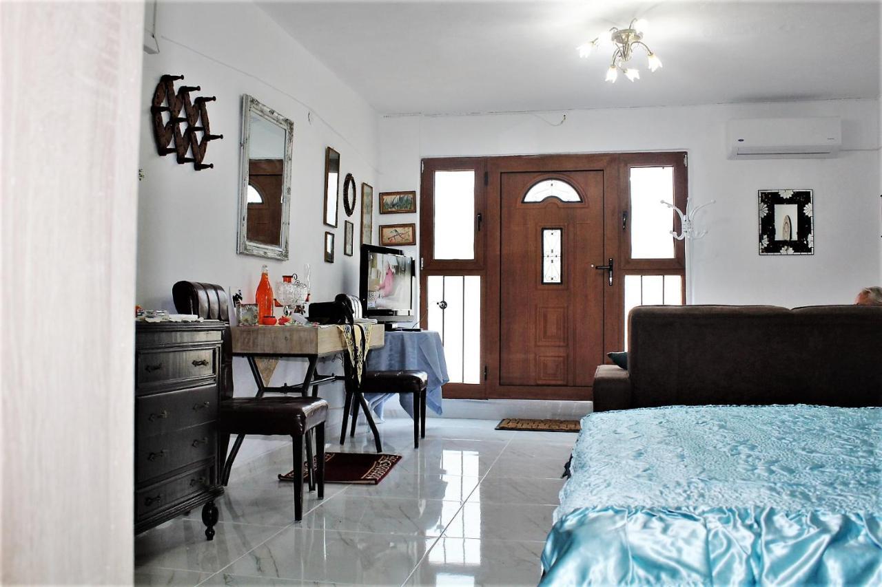 Sissy Apartments By The Sea Nikiana Bagian luar foto