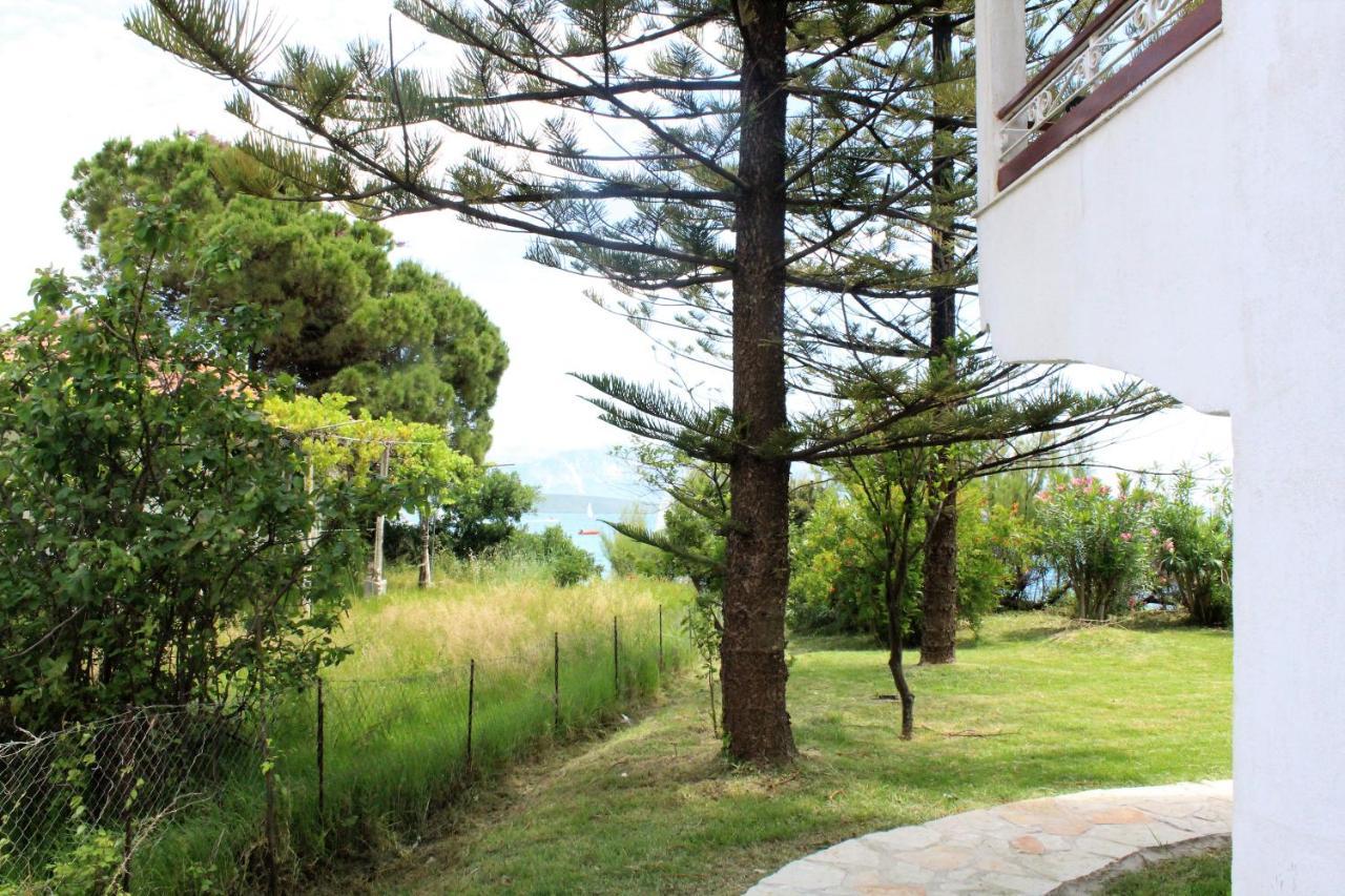 Sissy Apartments By The Sea Nikiana Bagian luar foto