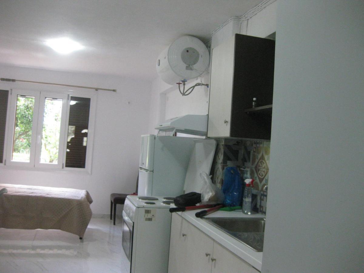Sissy Apartments By The Sea Nikiana Bagian luar foto