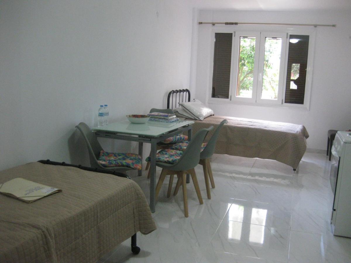 Sissy Apartments By The Sea Nikiana Bagian luar foto