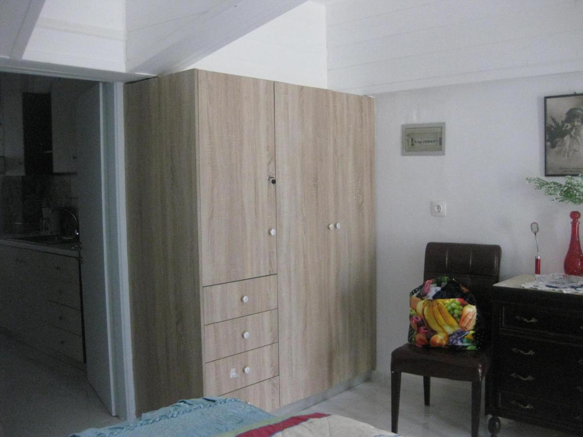 Sissy Apartments By The Sea Nikiana Bagian luar foto