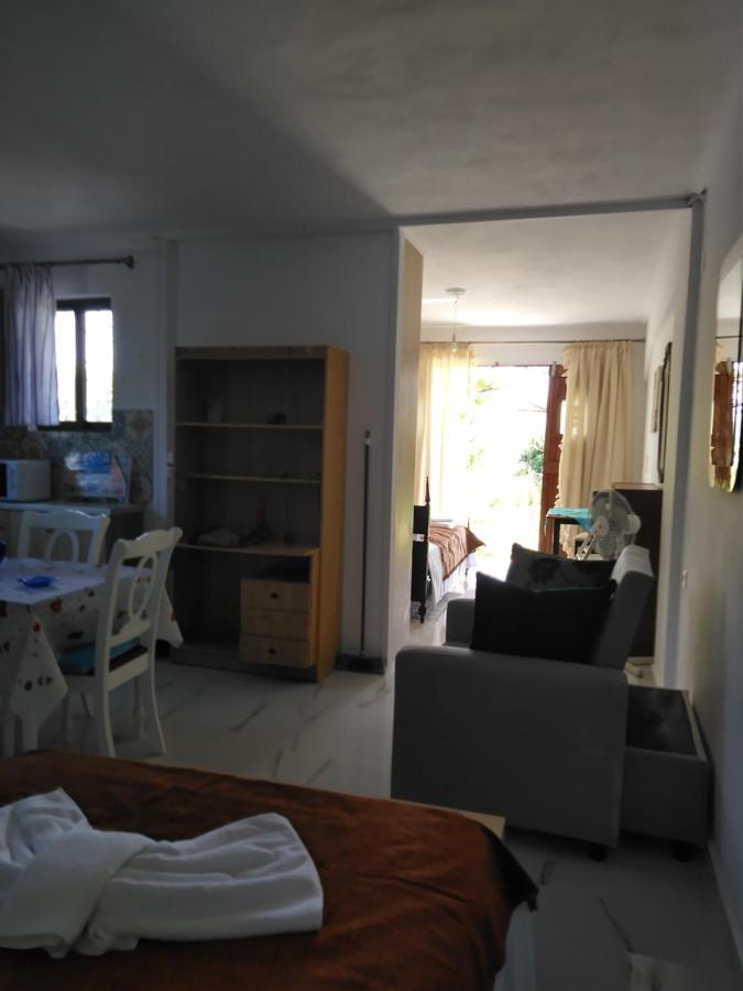 Sissy Apartments By The Sea Nikiana Bagian luar foto