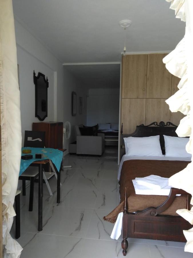 Sissy Apartments By The Sea Nikiana Bagian luar foto