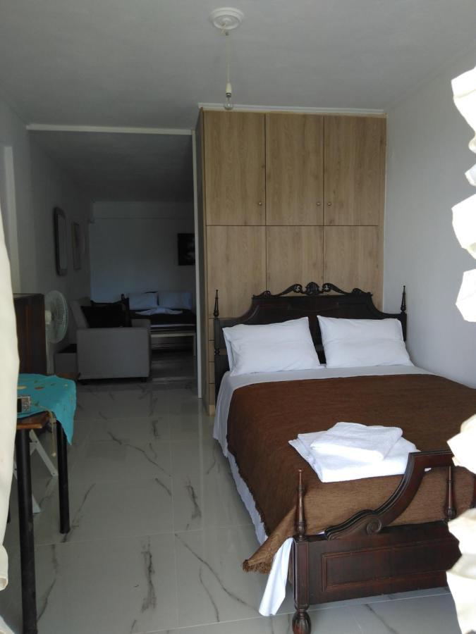 Sissy Apartments By The Sea Nikiana Bagian luar foto
